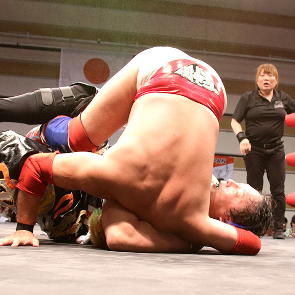 元WWE対決実現 TAJIRIがテイオーとの技巧戦を制す