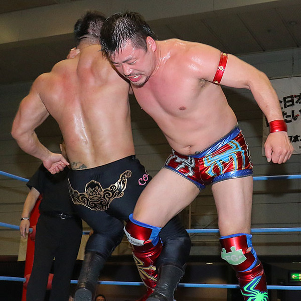 熱戦ライバル対決制す 崔がゼウス撃破で2勝目
