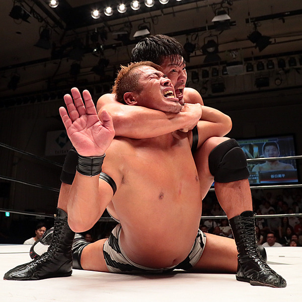 谷口が“外敵"望月の決勝進出阻止 試合後は感謝のモッチーコール