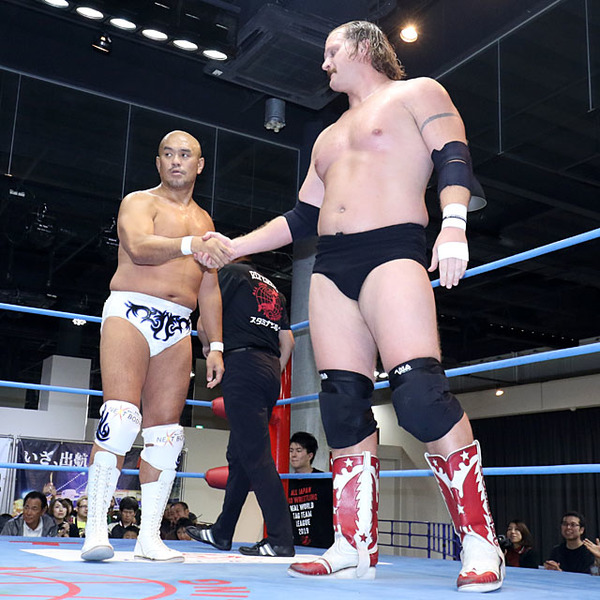 ジョー&秋山3勝目で首位タイ浮上、世界タッグ挑戦「あるんじゃないの」