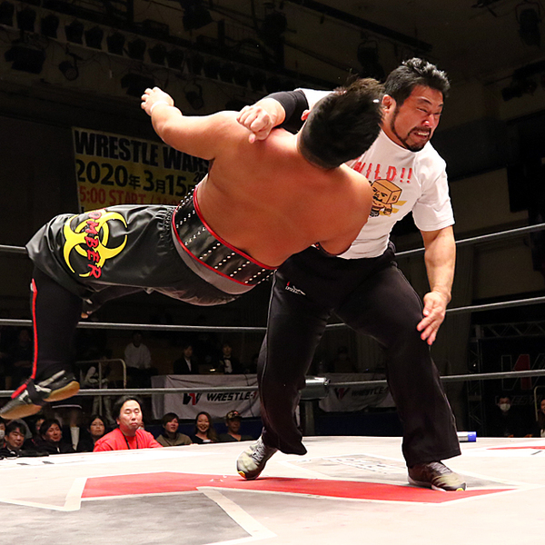 伊藤が近藤に無法勝利 乱入・征矢が対戦要求
