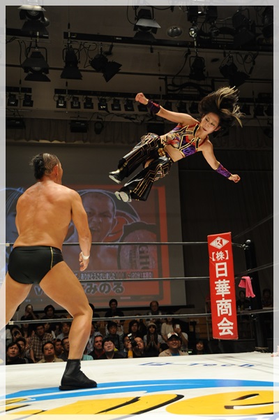 美人レスラー・紫雷美央の引退ロードでGHC王座戦!この熱い展開に、ノア杉浦がコメントで水を差す